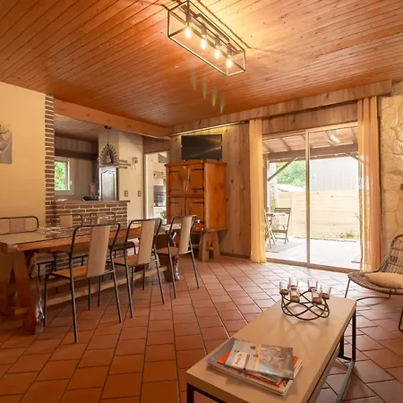 Holiday home Maison Claouey 6 Couchages